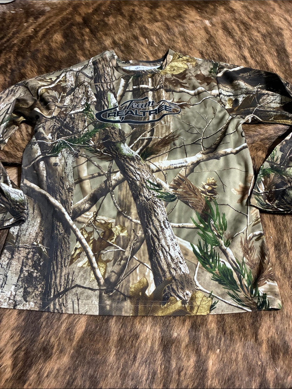 Team Realtree camo shirt in Youth 14/16
